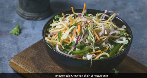 This Crispy Noodles Salad Combines Our Love For Loaded Salads And Asian Food, Tried It Yet?