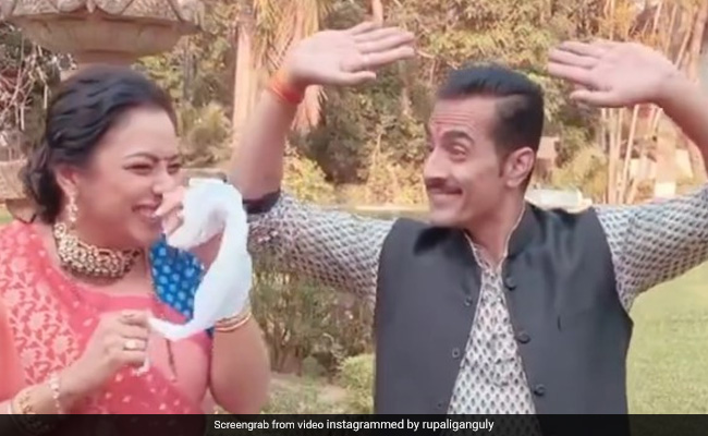 सेट पर अनुपमा-वनराज ने किया आमिर खान के गाने पर डांस, जमकर वायरल हो रहा Video