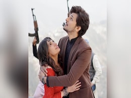 <I>Is Qadar</I>: Tulsi Kumar And Darshan Raval's Song Is A Smash Hit With Over 100 Million Views <I>Is Qadar</I>: Tulsi Kumar And Darshan Raval's Song Is A Smash Hit With Over 100 Million Views