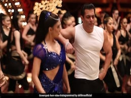 'राधे' फिल्म का 'दिल दे दिया' गाना रिलीज़, BTS वीडियो में जानें, सलमान खान ने जैकलीन फर्नांडिस के लिए क्या कहा? 'राधे' फिल्म का 'दिल दे दिया' गाना रिलीज़, BTS वीडियो में जानें, सलमान खान ने जैकलीन फर्नांडिस के लिए क्या कहा?