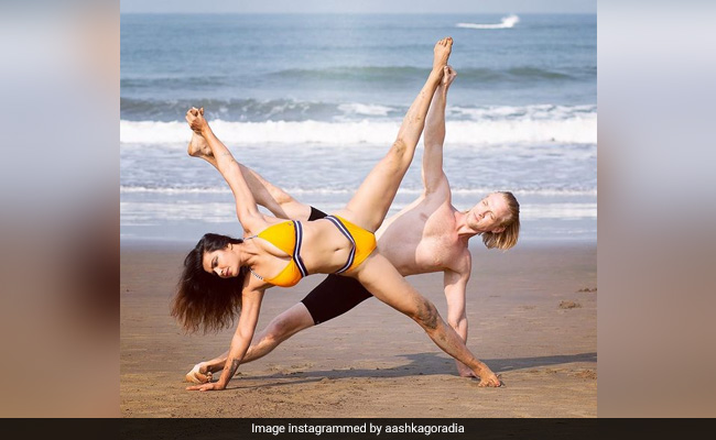 After Recovering From COVID, Aashka Goradia And Husband Are Busy Doing Yoga