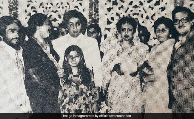 Spot Raveena Tandon In This Throwback Pic From Neetu And Rishi Kapoor's Wedding