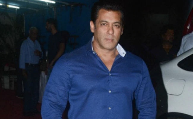Yes, Salman Khan Is Suing KRK. No, It's Not Over His Review Of <I>Radhe</i>