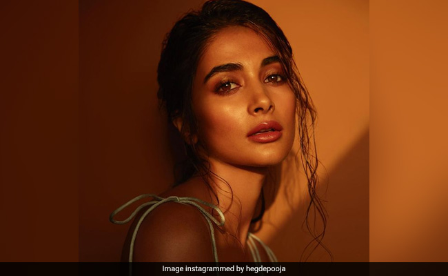 Pooja Hegde Is Nothing Less Than A "Golden Girl" In Her Gorgeous Glowing Makeup Look