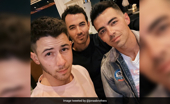 Happy Brother's Day 2021: Wishes And Messages To Share With Your Brother