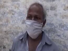 कोरोना के कारण हुई बेटी की मौत के बाद किसी ने नहीं की मदद, पिता ने कंधे पर शव लादकर श्मशान तक पहुंचाया कोरोना के कारण हुई बेटी की मौत के बाद किसी ने नहीं की मदद, पिता ने कंधे पर शव लादकर श्मशान तक पहुंचाया