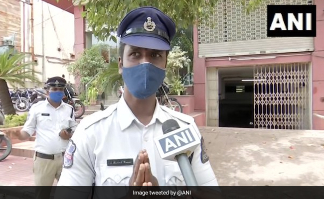 Watch: Hyderabad Cop Shares Tiffin With Homeless Children, Wins Hearts