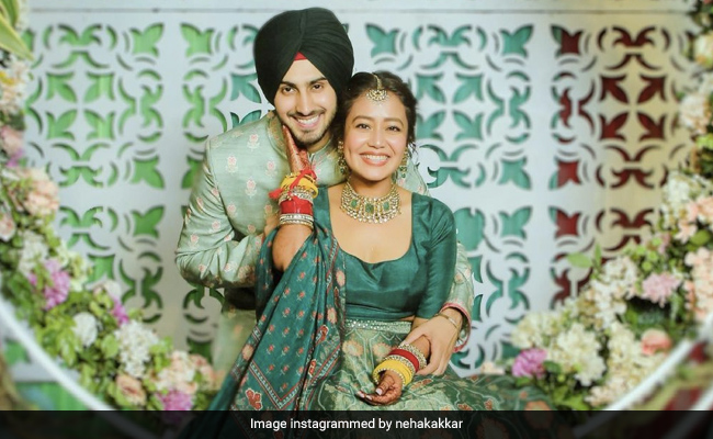 नेहा कक्कड़ और रोहनप्रीत ने खास अंदाज में दी फैंस को ईद की मुबारकबाद, कही ये बात