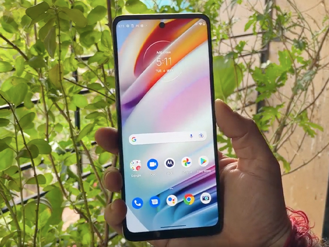 Moto G60 Review in Hindi: Rs. 17,999 Mein 108 Megapixel Camera, Lekin Performance Kaisi?