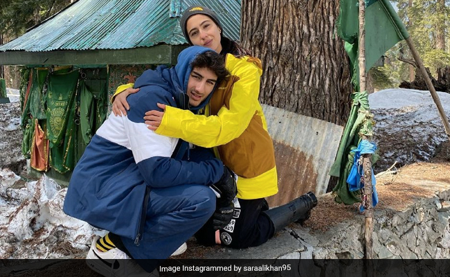 सारा अली खान ने दी फैन्स को ईद की बधाई, भाई इब्राहिम संग फोटो शेयर कर कही यह बात