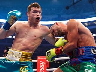 Canelo Alvarez Stops Billy Joe Saunders To Unify Boxings Super Middleweight Titles