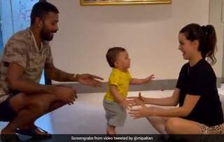 बेटे के साथ हाथ पकड़कर चले हार्दिक पंड्या, देखकर साक्षी और अनुष्का ने यूं किया रिएक्ट