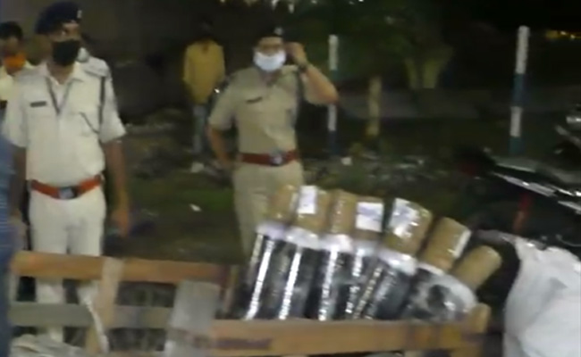 बिहार:  ट्रेन से कटिहार लाए गए 226 ऑक्सीजन सिलेंडर जब्त