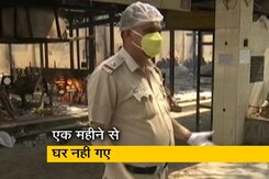 दिल्ली पुलिस के ASI ने टाली बेटी की शादी, अब तक करा चुके 1200 से ज्यादा अंतिम संस्कार दिल्ली पुलिस के ASI ने टाली बेटी की शादी, अब तक करा चुके 1200 से ज्यादा अंतिम संस्कार