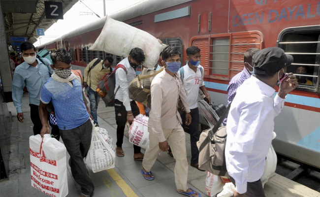 Over 8 Lakh Migrants Left Delhi In 4 Weeks Of Lockdown Amid 2nd Covid Wave: Report