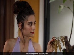 From Ananya Panday To Sonal Chauhan, Bollywood Celebrities Are Making The Bra Style Top A Summer Staple From Ananya Panday To Sonal Chauhan, Bollywood Celebrities Are Making The Bra Style Top A Summer Staple
