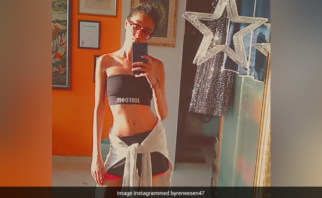 The Struggle Is Real: Renee Sen Is "Torn Between" Work Out And Pizza