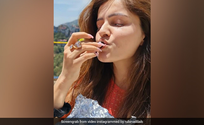 रुबिना दिलैक ने इस अंदाज में खाई Cherries तो सोशल मीडिया पर वायरल हो गया Video