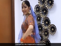 Sapna Choudhary ने हरियाणवी सॉन्ग 'घाघरा' पर यूं लगाए ठुमके, बार-बार देखा जा रहा Video Sapna Choudhary ने हरियाणवी सॉन्ग 'घाघरा' पर यूं लगाए ठुमके, बार-बार देखा जा रहा Video