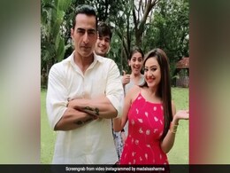 Madalsa Sharma ने पति के साथ किया गजब का डांस, वायरल हुआ मिथुन चक्रवर्ती के बहू-बेटे का Video Madalsa Sharma ने पति के साथ किया गजब का डांस, वायरल हुआ मिथुन चक्रवर्ती के बहू-बेटे का Video