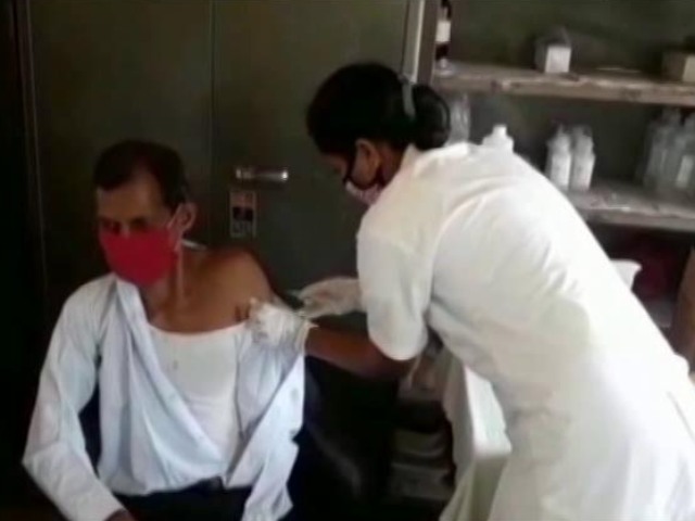 How Maharashtra's Rural Districts Are Trying To Tackle Vaccine Hesitancy