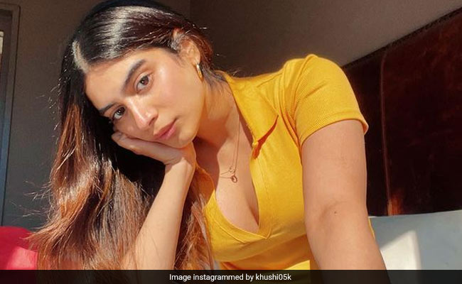 Say No To Boring T-shirt Looks With Celebrity Fashion Inspiration From Alia Bhatt, Ananya Panday And More