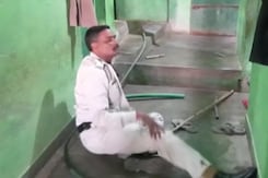 Video: Cop Thrashed In Madhya Pradesh. Locals Allege He Had Hit A Man Video: Cop Thrashed In Madhya Pradesh. Locals Allege He Had Hit A Man
