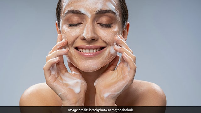 Exfoliation helps remove dead skin cells and prevents multiple skin issues