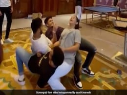 नीतीश राणा की बीवी के साथ शुबमन गिल ने किया अजीबोगरीब डांस, देखकर आपकी हंसी नहीं रूकेगी- Video नीतीश राणा की बीवी के साथ शुबमन गिल ने किया अजीबोगरीब डांस, देखकर आपकी हंसी नहीं रूकेगी- Video