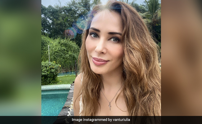 <i>Radhe</i>: <i>Seeti Maar</i> Singer Iulia Vantur Reveals Recording Was "Test Practice"