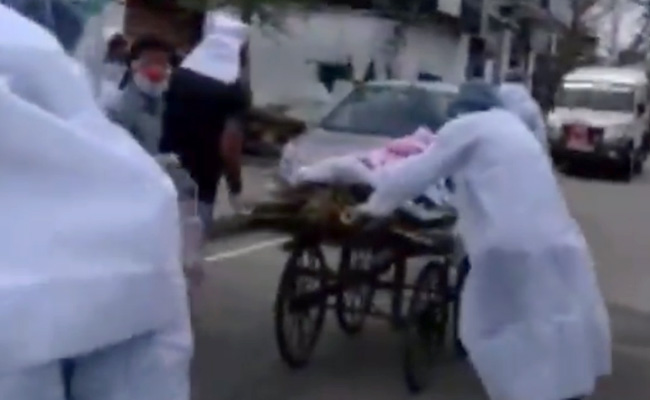 In Madhya Pradesh, A Hand Cart Used To Take 70-Year-Old's Body For Cremation