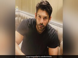 Bigg Boss Winner Sidharth Shukla Death: बिग बॉस विनर सिद्धार्थ शुक्ला का निधन, 40 साल के थे एक्टर Bigg Boss Winner Sidharth Shukla Death: बिग बॉस विनर सिद्धार्थ शुक्ला का निधन, 40 साल के थे एक्टर