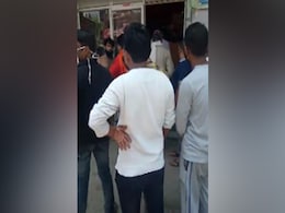 जबलपुर में मुस्लिम युवक की सरेआम पिटाई, वायरल वीडियो को लेकर ओवैसी ने शिवराज को किया ट्वीट जबलपुर में मुस्लिम युवक की सरेआम पिटाई, वायरल वीडियो को लेकर ओवैसी ने शिवराज को किया ट्वीट