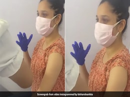 कोरोना वैक्सीन लगवाने पहुंचीं अंकिता लोखंडे के छूटे पसीने, देखें Viral Video कोरोना वैक्सीन लगवाने पहुंचीं अंकिता लोखंडे के छूटे पसीने, देखें Viral Video