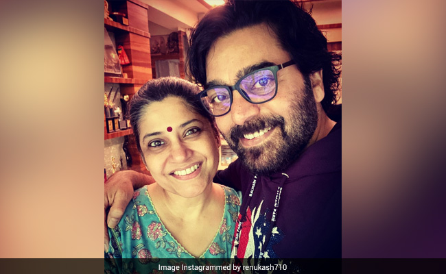What Renuka Shahane Wrote In Wedding Anniversary Post For Her Husband Ashutosh Rana