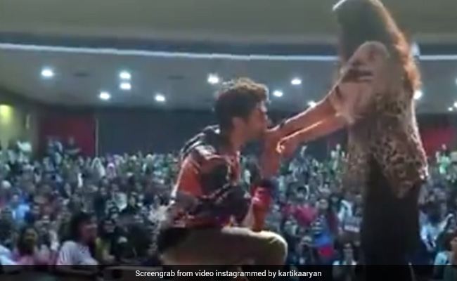 Kartik Aaryan Is A "Fan" Of His Fans. Proof? This Heartwarming Throwback Video