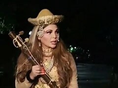 राखी सावंत ‘मस्तानी’ बनकर निकलीं सड़कों पर, टिफिन वाले भैया से बोलीं- क्या तुम बाजीराव हो..देखें Video