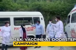 Vaccinators Trek Door-To-Door In Villages Along LoC In Jammu And Kashmir Vaccinators Trek Door-To-Door In Villages Along LoC In Jammu And Kashmir