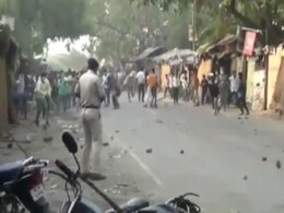 बिहार: सब्जी मंडी शिफ्ट कराने पहुंची पुलिस पर दुकानदारों ने बरसाए पत्थर, कई पुलिसकर्मी घायल बिहार: सब्जी मंडी शिफ्ट कराने पहुंची पुलिस पर दुकानदारों ने बरसाए पत्थर, कई पुलिसकर्मी घायल