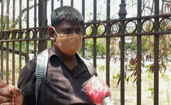 As Most Try To Avoid Covid, A Friend's Desperate Effort To Enter Hospital