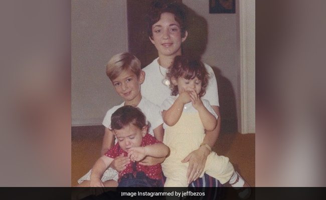 One Of The Kids In This Pic Grew Up To Become A Billionaire. Guess Who?