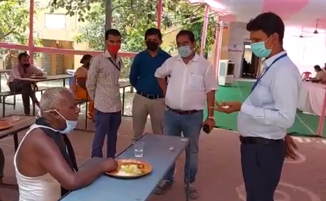 'सब बढ़िया है'- CM नीतीश कुमार के वर्चुअल दौरे के पहले लोगों को पट्टी पढ़ाते दिखे अधिकारी, देखें Video