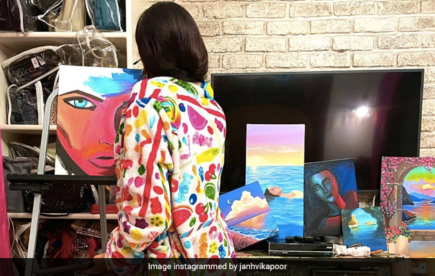 जान्हवी कपूर ने शेयर की अपनी खूबसूरत पेंटिंग्स, फैन्स बोले- एक्ट्रेस नहीं आर्टिस्ट होना चाहिए था