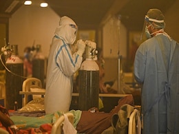 कमजोर पड़ी कोरोना की दूसरी लहर? नए केस घटे, सिर्फ मई में अब तक करीब 1 लाख मौतें; 10 बातें कमजोर पड़ी कोरोना की दूसरी लहर? नए केस घटे, सिर्फ मई में अब तक करीब 1 लाख मौतें; 10 बातें