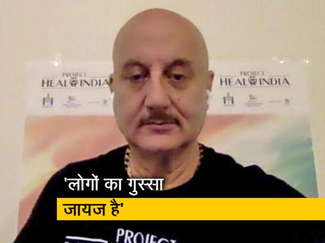 सरकार अभी भी स्थिति को संभाल सकती है : अनुपम खेर