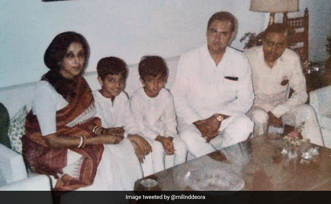 On Rajiv Gandhi's Death Anniversay, Congress Leader Tweets Throwback Pics