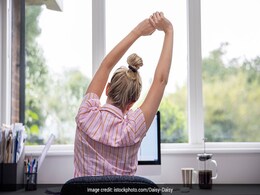 Expert-Approved Fitness Exercises To Maintain The Right Posture While Working From Home Expert-Approved Fitness Exercises To Maintain The Right Posture While Working From Home