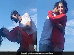 केपटाउन में आस्था गिल और विशाल सिंह की केमिस्ट्री ने मचाया धमाल,  देखें Video केपटाउन में आस्था गिल और विशाल सिंह की केमिस्ट्री ने मचाया धमाल,  देखें Video