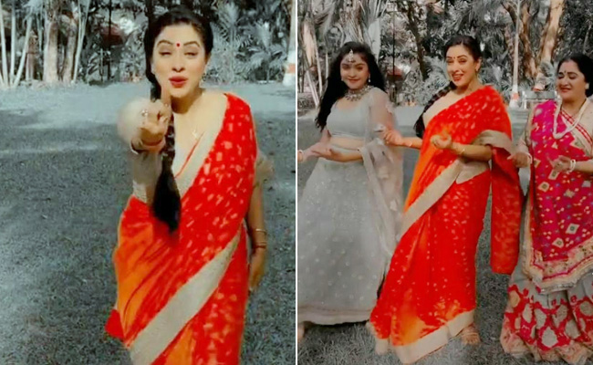 टीवी की अनुपमा Rupali Ganguly ने ‘पिया तू अब तो आजा’ गाने पर किया जबरदस्त डांस, Video हुआ वायरल