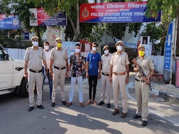 दिल्ली : बाउंसर लेकर चलता था BJP का युवा नेता! ऑक्सीजन सिलेंडर देने के नाम पर लोगों को ठगा दिल्ली : बाउंसर लेकर चलता था BJP का युवा नेता! ऑक्सीजन सिलेंडर देने के नाम पर लोगों को ठगा